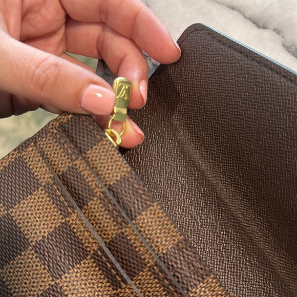 AUTHENTIC LV WALLET - Picture 8 of 12